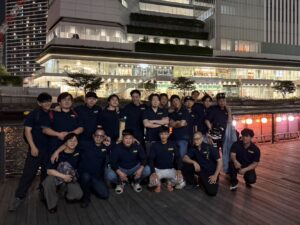 屋形船で慰労会を行いました。